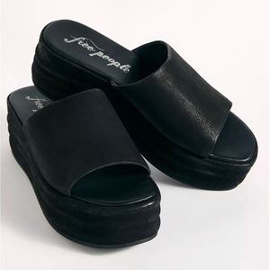 Free People Harbor platform slides.